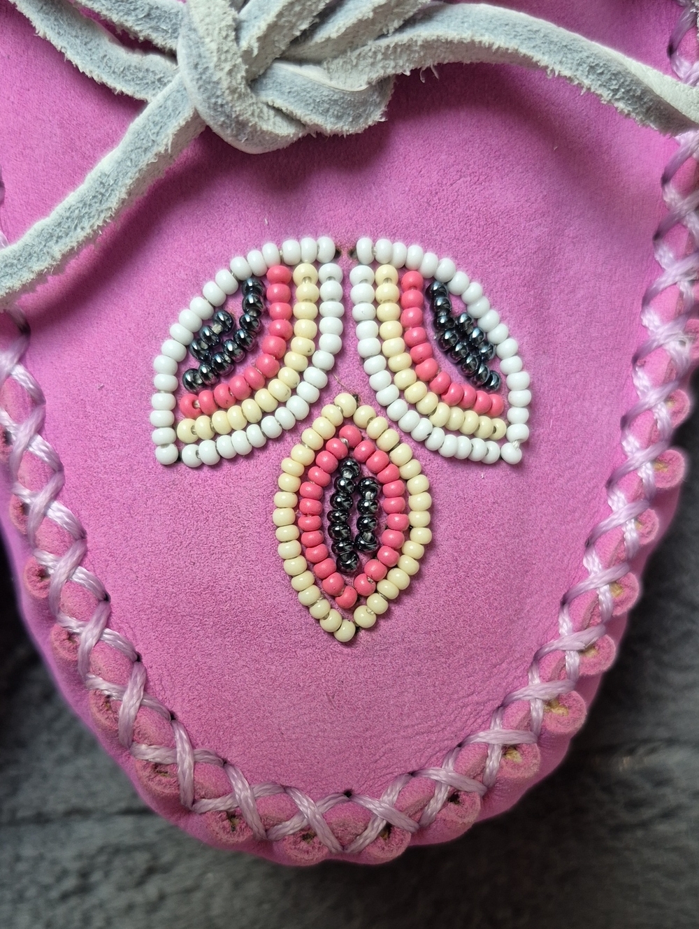Kayak Manitobah Mukluks Pink Leather/Suede Beaded Moccasins, Size 8, New W Tags - Picture 14 of 15